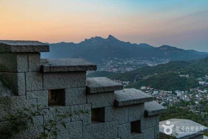 인왕산·북악산 숨은 명소 3곳|수성동계곡·선바위·숙정문