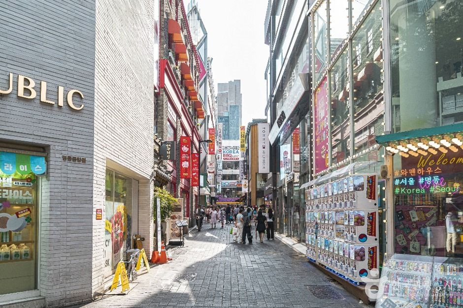 케데헌 배경지 명동거리 낮 풍경